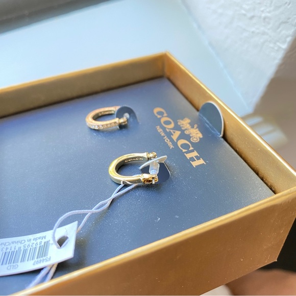 NWT‼️ coach PAVE SIGNATURE HUGGIE EARRINGS F54497 - Picture 2 of 6